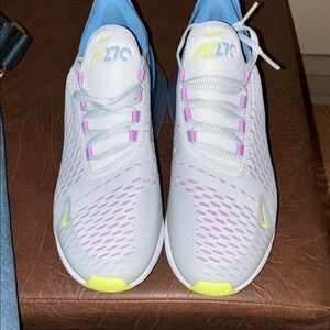 Nike Air270 Light Grey Sneakers with Pastel Accents